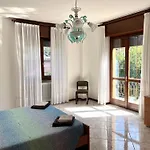 House With Large Garden, 2 Bedrooms, 2 Bathrooms, Lejlighed Colico