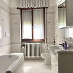 Lejlighed House With Large Garden, 2 Bedrooms, 2 Bathrooms,